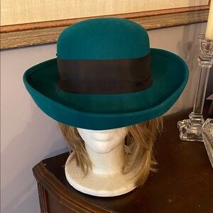 Teal color WPL made in USA wool Round style hat in good condition